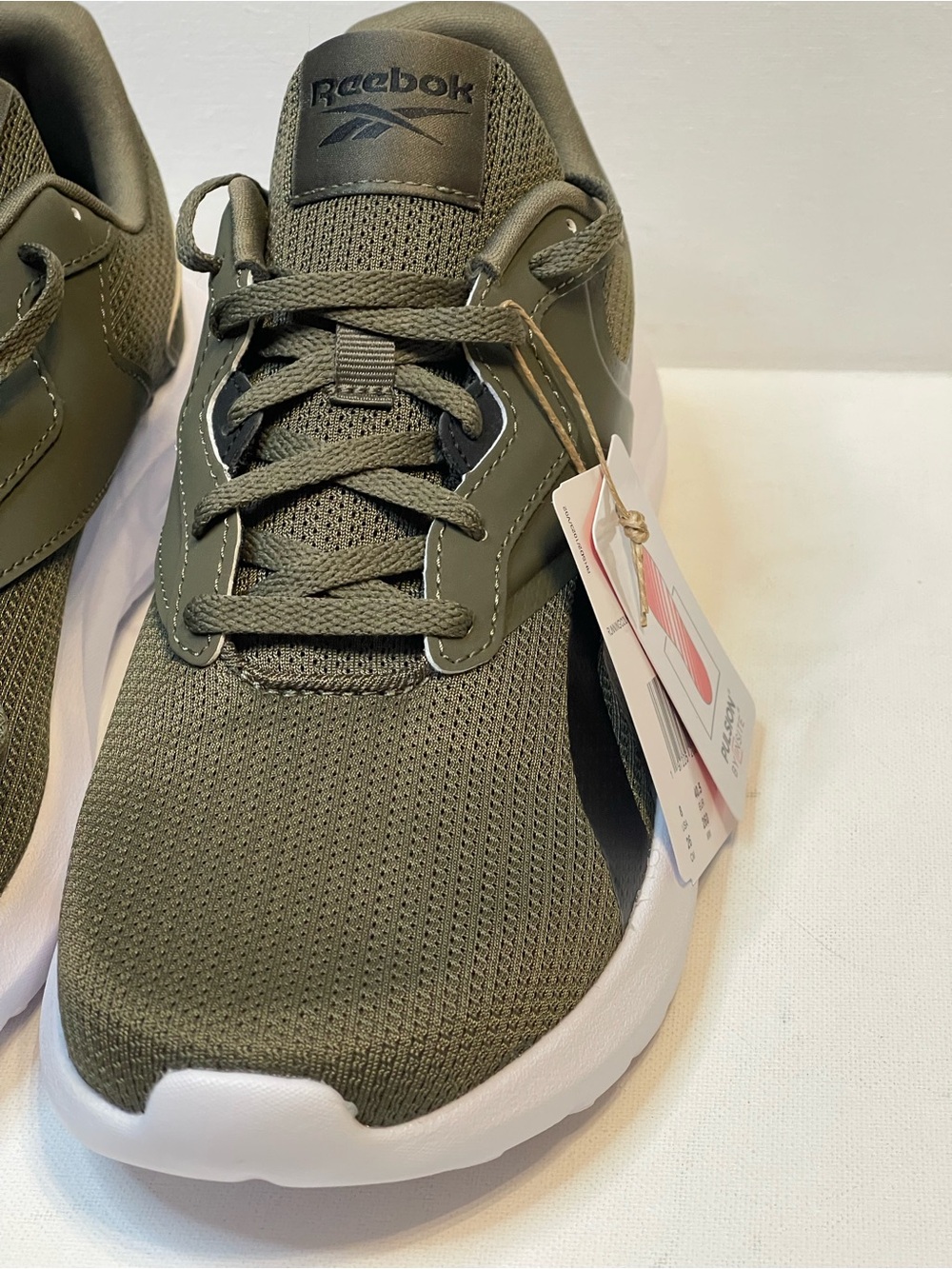NIB REEBOK MENS ENERGEN LUX RUNNING SHOE SIZE 8 ARMY GREEN/BLACK/WHITE - Picture 3 of 14